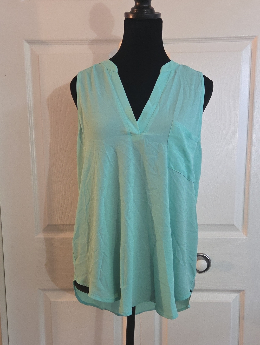 Lush Mint Green V-Neck Sleeveless Camisole